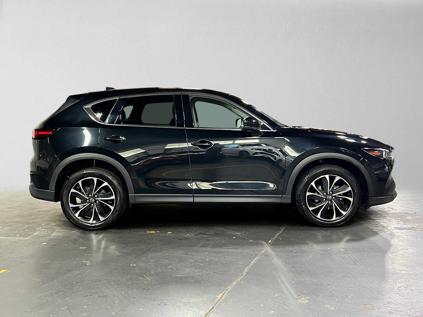 Used 2023 MAZDA CX-5 AWD 2.5 S w/ Premium Package image 2