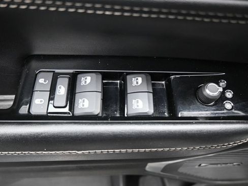 Used 2024 Jeep Wagoneer Series II w/ Flexible Seating Group AWD/4WD image 11
