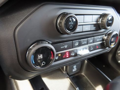 Used 2025 Ford Bronco Outer Banks image 27