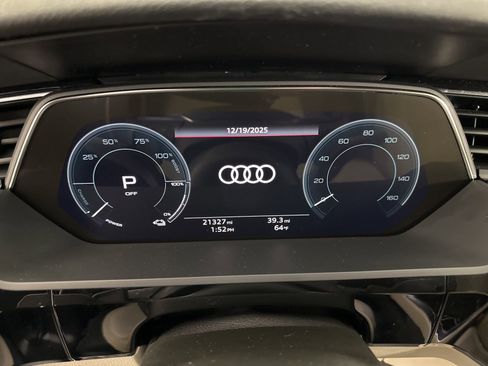 Used 2024 Audi Q8 e-tron Premium Plus image 16