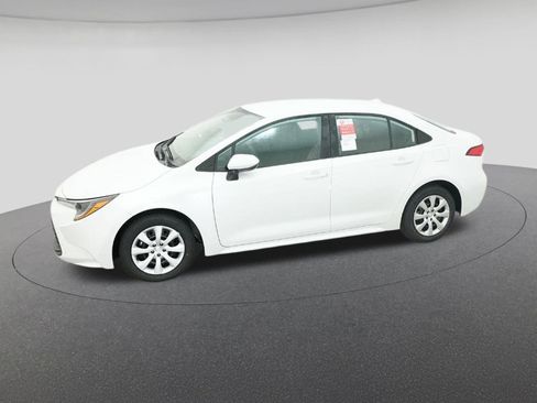 New 2026 Toyota Corolla LE image 2