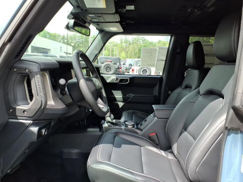 New 2025 Ford Bronco Outer Banks w/ Sasquatch Package AWD/4WD image 15