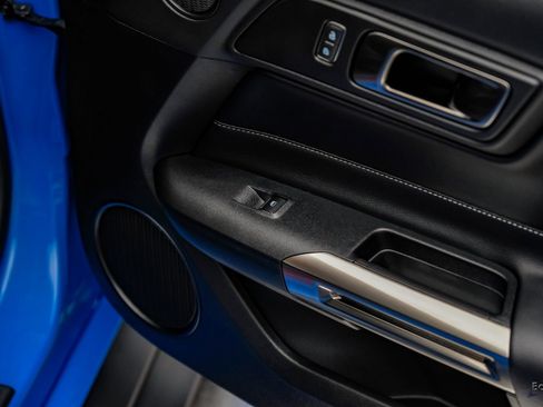 Used 2022 Ford Mustang Shelby GT500 w/ Carbon Fiber Track Pack image 97