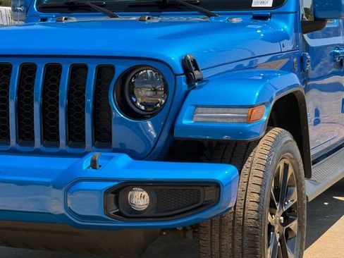 Used 2023 Jeep Gladiator Overland image 11