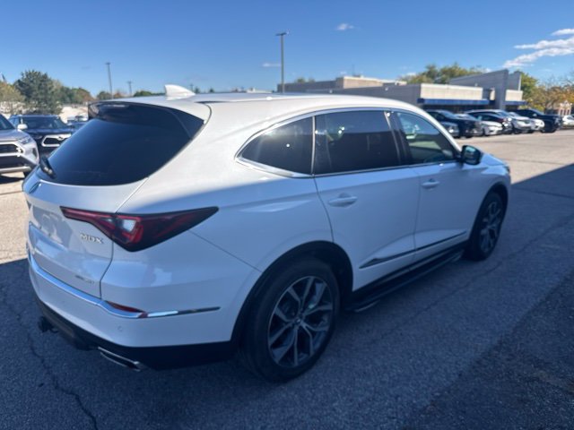 Used 2023 Acura MDX w/ Technology Package AWD/4WD image 3