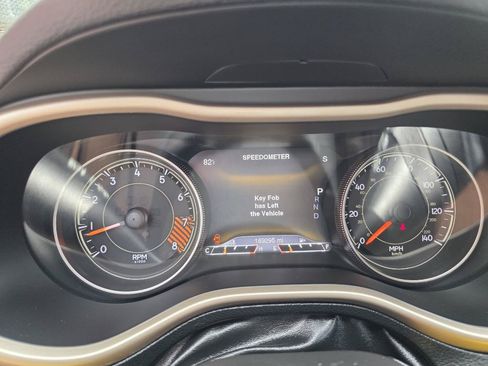 Used 2015 Jeep Cherokee Limited w/ Luxury Group FWD image 11