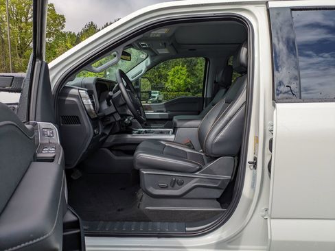 New 2025 Ford F250 Lariat w/ Lariat Ultimate Package image 13