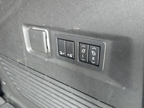 Used 2021 GMC Yukon SLT w/ SLT Luxury Plus Package image 14