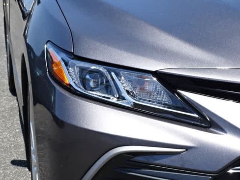 Used 2023 Toyota Camry LE FWD image 5