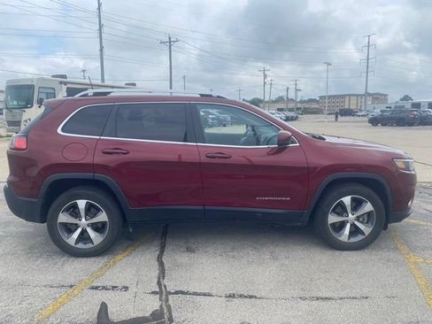 Used 2020 Jeep Cherokee Limited w/ Technology Group AWD/4WD image 4
