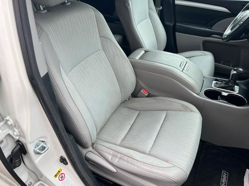 Used 2015 Toyota Highlander Plus image 19
