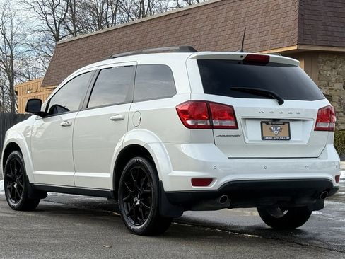 Used 2019 Dodge Journey SE image 3
