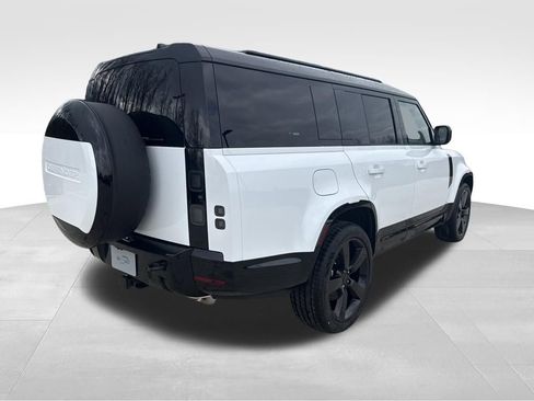 New 2026 Land Rover Defender 130 X-Dynamic SE image 7