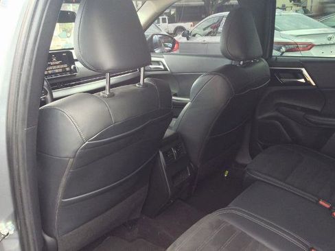 Used 2023 Mitsubishi Outlander SE image 20