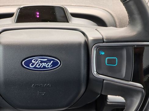 Used 2025 Ford Expedition Platinum AWD/4WD image 16