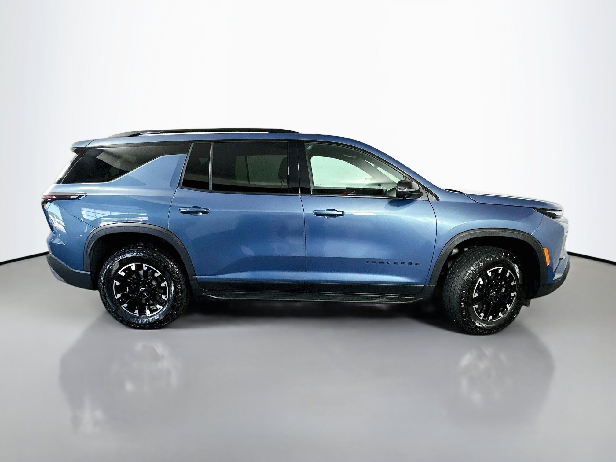 Used 2025 Chevrolet Traverse Z71 w/ Driver Confidence Package AWD/4WD image 8