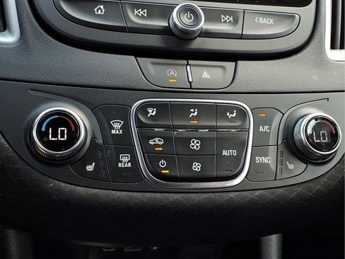 Used 2024 Chevrolet Malibu LT FWD image 15