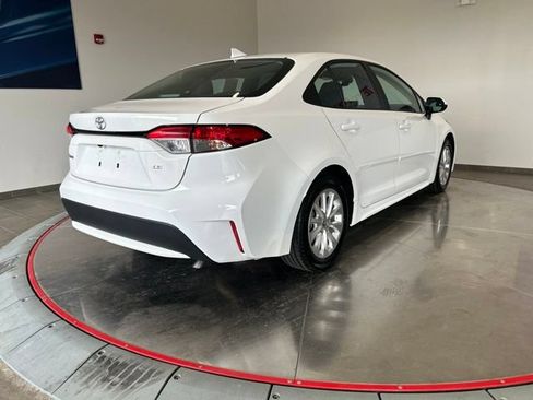 Used 2021 Toyota Corolla LE w/ LE Convenience Package FWD image 6
