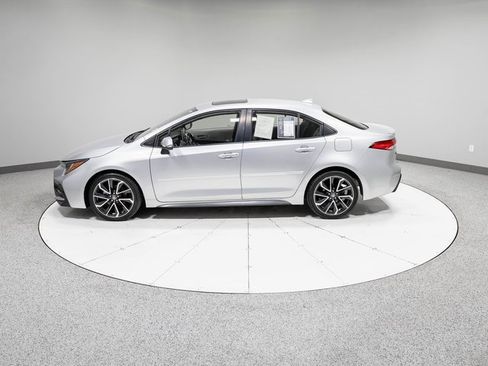 Used 2020 Toyota Corolla SE image 30