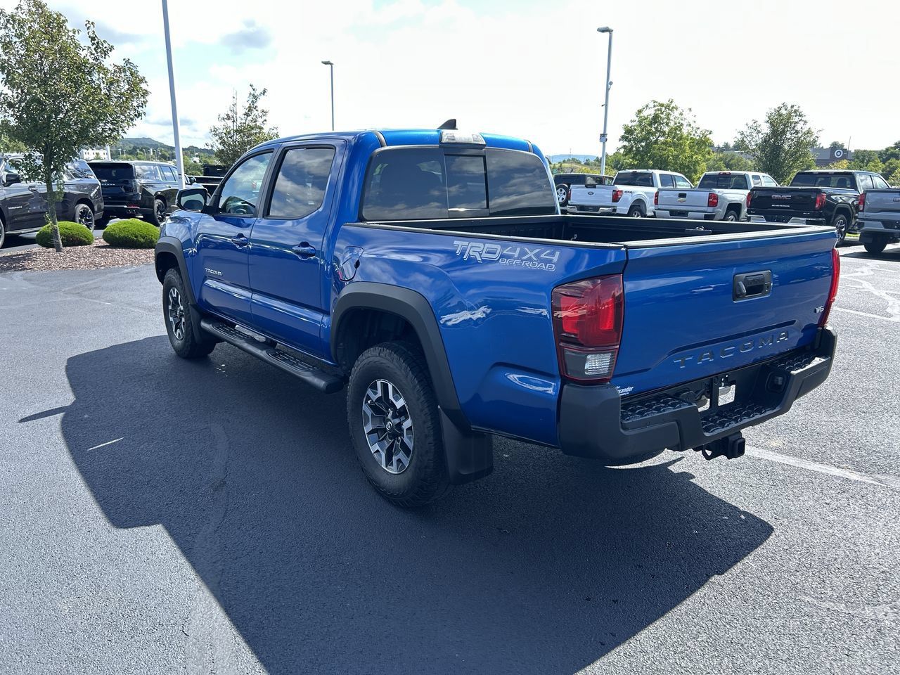 Used 2018 Toyota Tacoma TRD Off-Road w/ Exterior Package AWD/4WD image 5