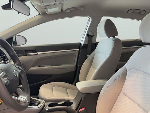 Used 2020 Hyundai Elantra SEL FWD image 10