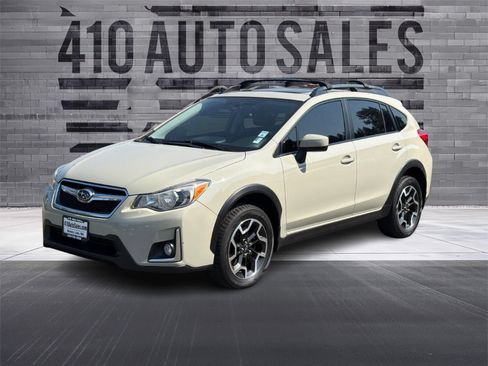 Used 2017 Subaru Crosstrek 2.0i Premium w/ Moonroof Package AWD/4WD image 6