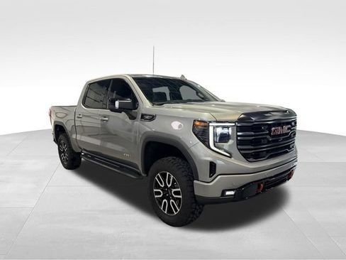 Used 2023 GMC Sierra 1500 AT4 w/ AT4 Premium Package AWD/4WD image 3