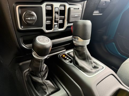 Used 2024 Jeep Wrangler Sport S image 42