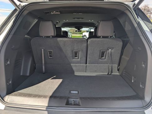 Used 2023 Chevrolet Traverse LT AWD/4WD image 28