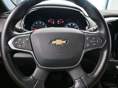 Used 2023 Chevrolet Traverse LT image 28