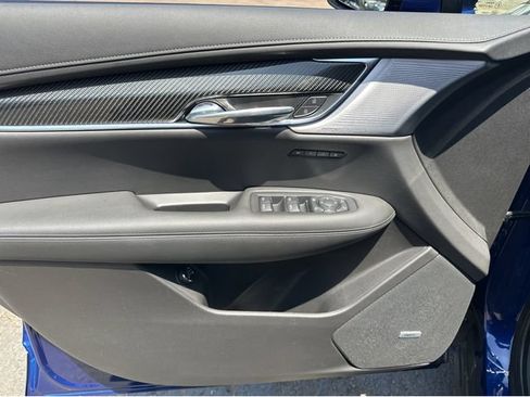 Certified 2023 Cadillac XT6 Sport w/ Technology Package AWD/4WD image 25