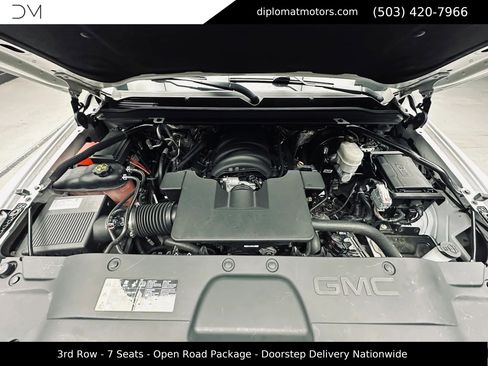 Used 2018 GMC Yukon Denali w/ Open Road Package AWD/4WD image 50
