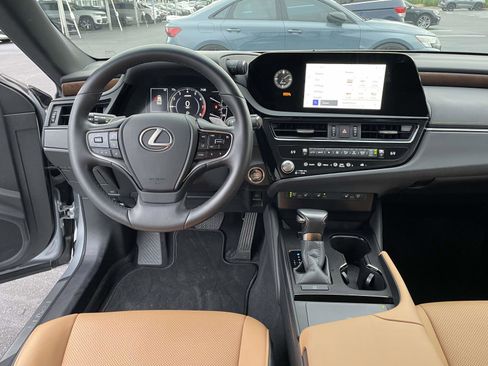 Used 2024 Lexus ES 350 w/ Premium Package FWD image 13