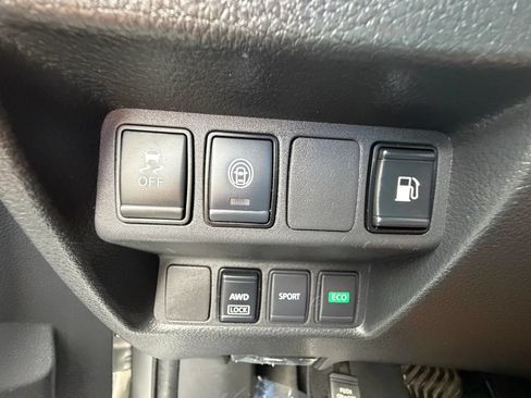 Used 2020 Nissan Rogue S AWD/4WD image 19