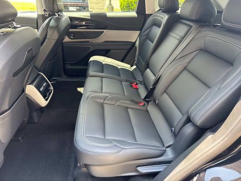 New 2025 Lincoln Nautilus Premier w/ Equipment Group 102A image 21