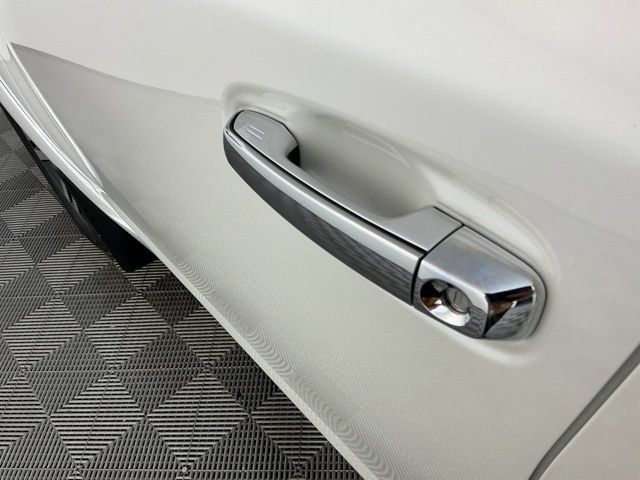Used 2019 Toyota 4Runner Limited AWD/4WD image 11