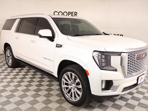 Used 2024 GMC Yukon XL Denali w/ Denali Reserve Package AWD/4WD image 1