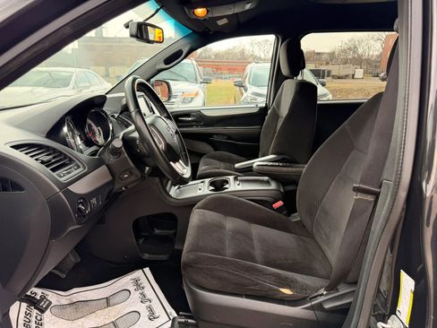 Used 2014 Dodge Grand Caravan SXT w/ UConnect Hands-Free Group image 14