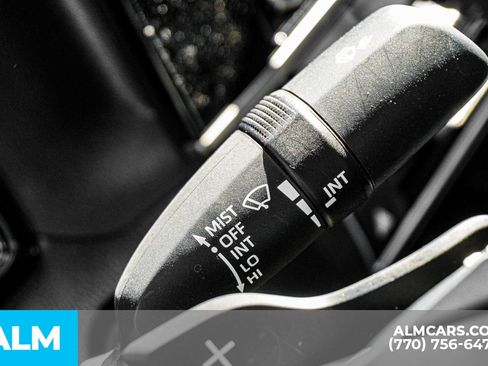 Used 2025 Toyota Camry SE image 34