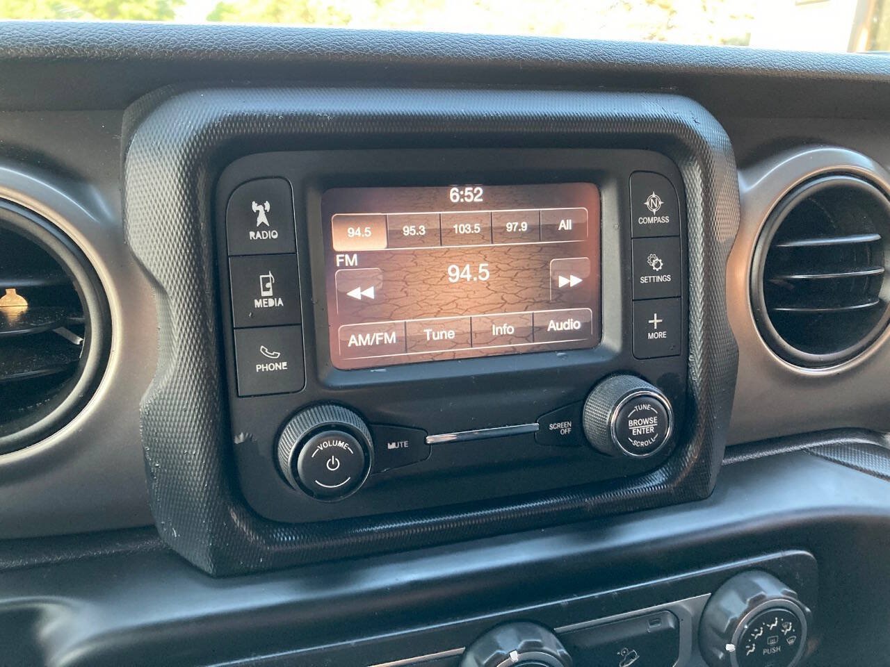 Used 2020 Jeep Wrangler Unlimited Sport S AWD/4WD image 19