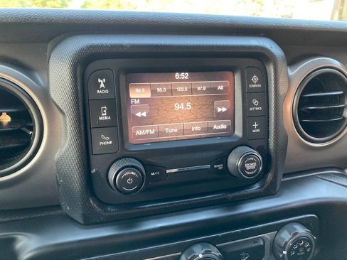 Used 2020 Jeep Wrangler Unlimited Sport S AWD/4WD image 19