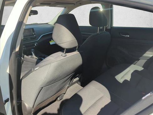 Used 2022 Nissan Altima 2.5 S FWD image 16