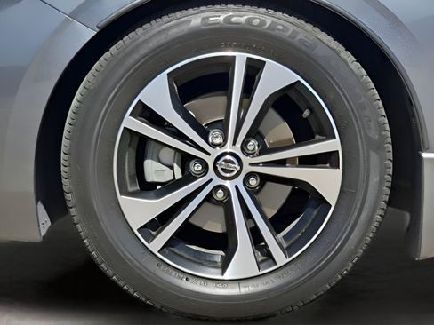 Used 2020 Nissan Sentra SV image 20