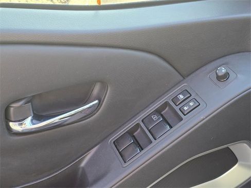 Used 2023 Nissan Frontier SV image 30