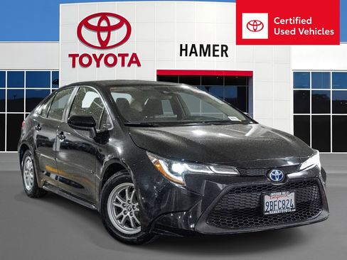 Certified 2022 Toyota Corolla LE image 1