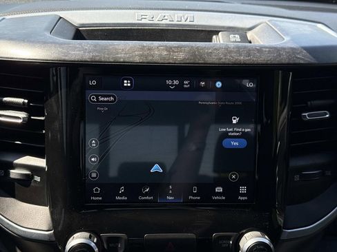 Used 2022 RAM 1500 Big Horn AWD/4WD image 3