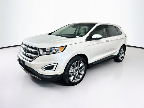 Used 2017 Ford Edge Titanium w/ Equipment Group 302A FWD image 3