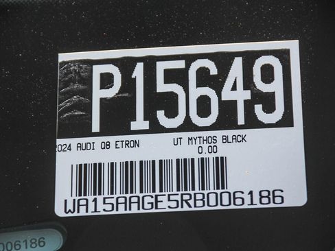 Certified 2024 Audi Q8 e-tron Premium Plus image 29