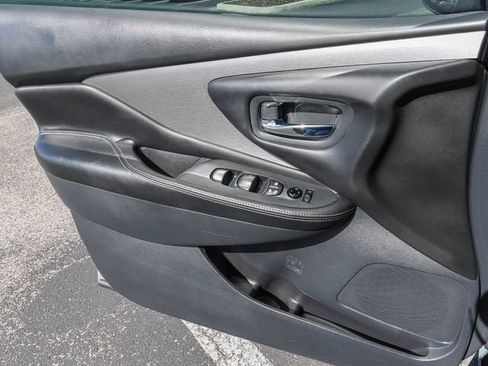 Used 2022 Nissan Murano SV w/ SV Midnight Edition Package FWD image 13