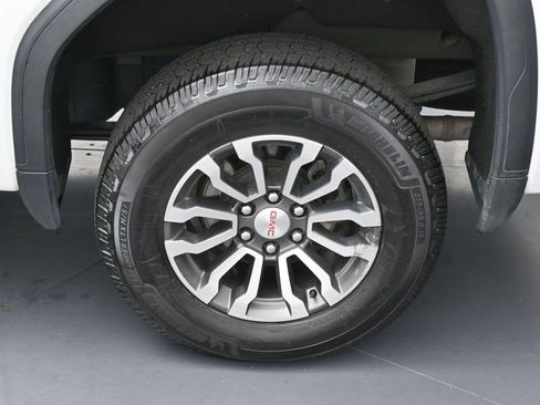 Used 2023 GMC Sierra 1500 AT4 w/ AT4 Premium Package AWD/4WD image 36